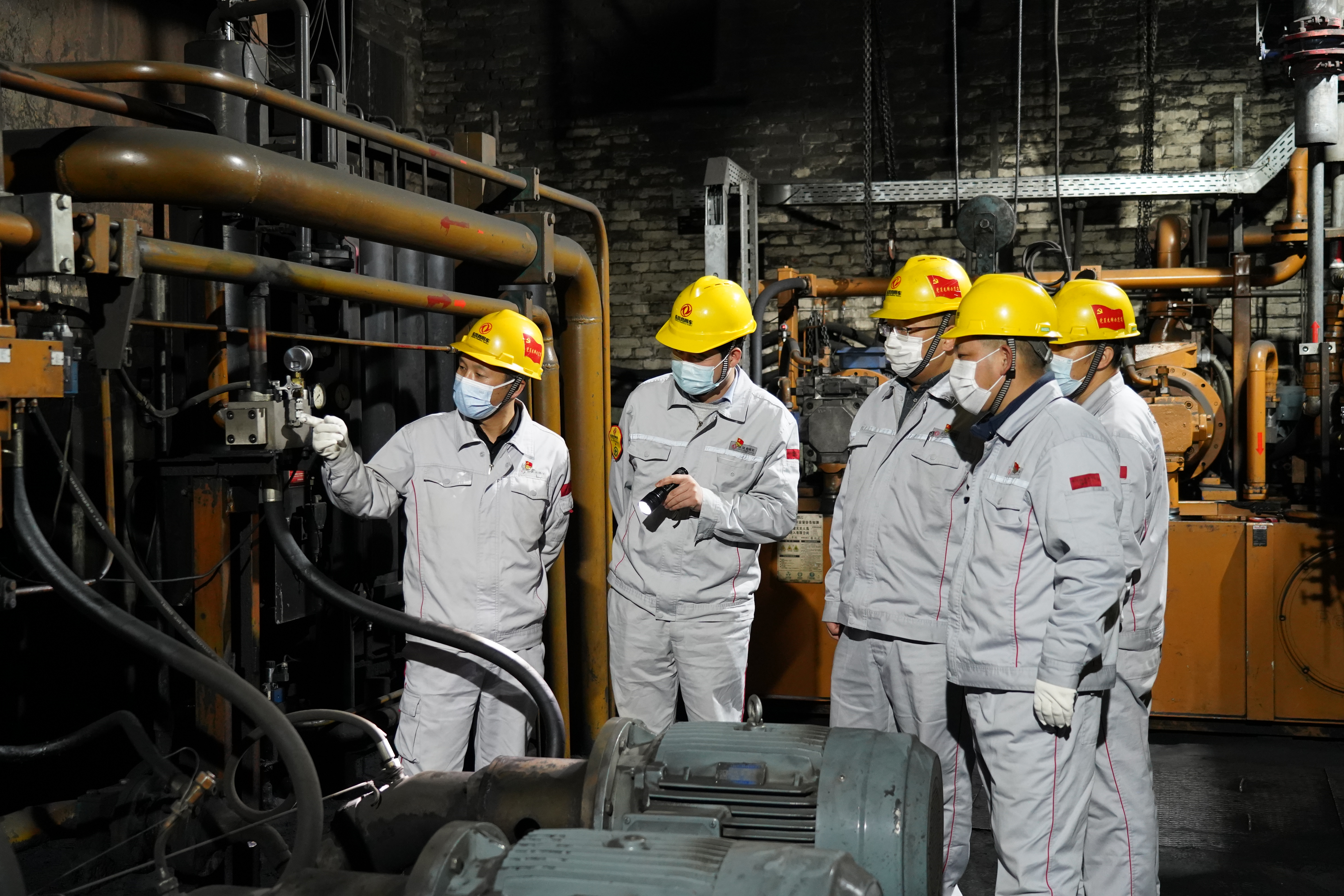 鍛造公司副總經(jīng)理羅永消防專項(xiàng)檢查 (1).JPG